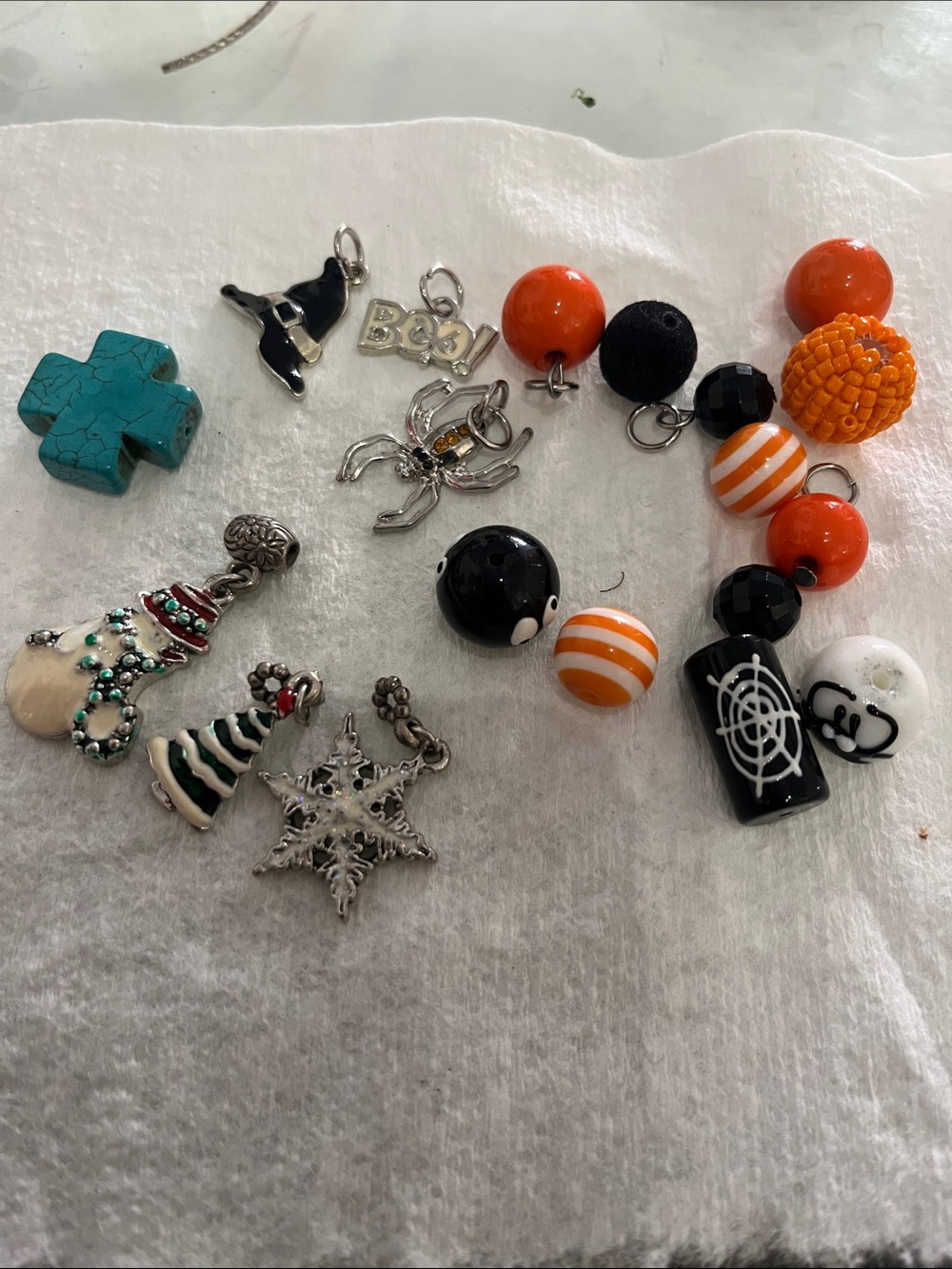 LOT OF HALLOWEEN AND CHRISTMAS BEADS AND CHARMS